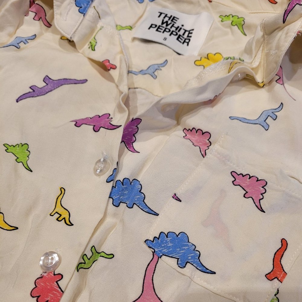 The White Pepper Dinosaur Crop Shirt size S